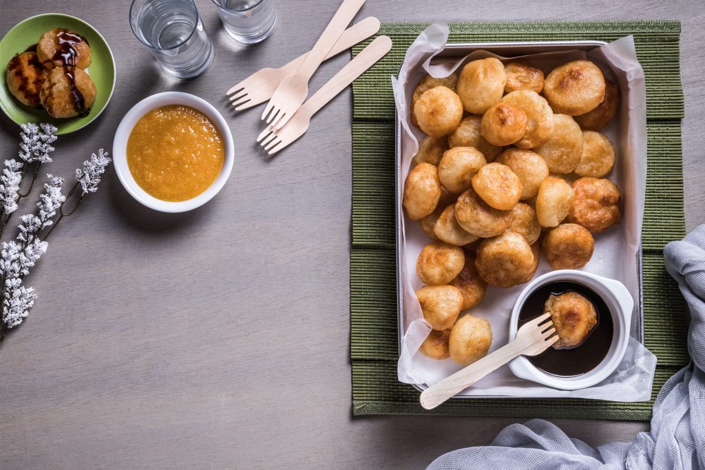 GREEK DONUTS WITH CAROB HONEY, SESAME AND ORANGE - Mills of Crete - Vero Cereal